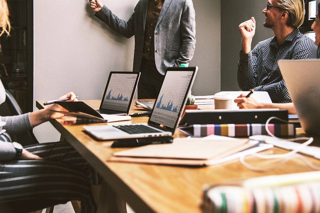 Gérer le cycle de vie du matériel IT : le guide des Office Managers