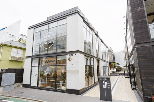 image of people gathering (for a mosque)