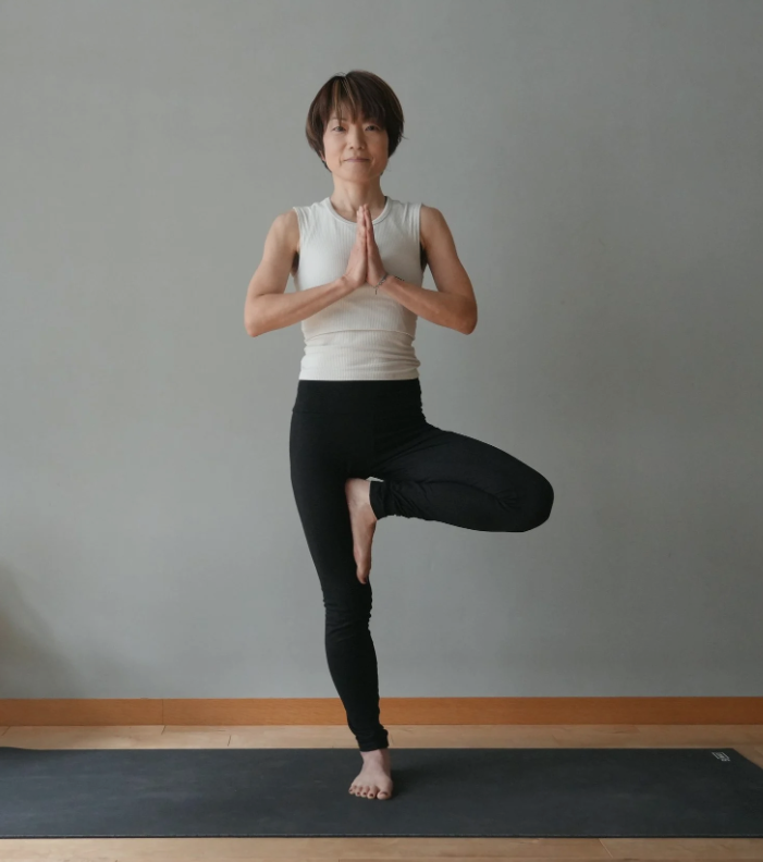 image of people gathering (for a mosque)