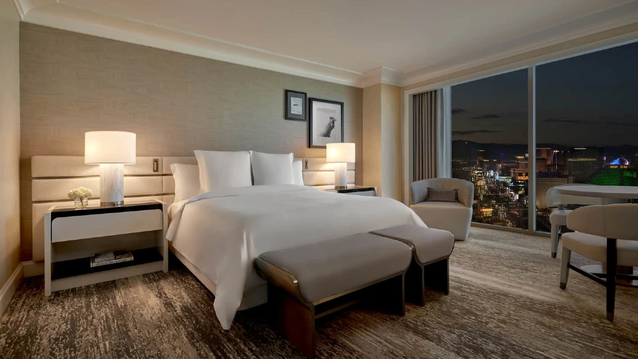 Strip View Room King at Four Seasons Las Vegas