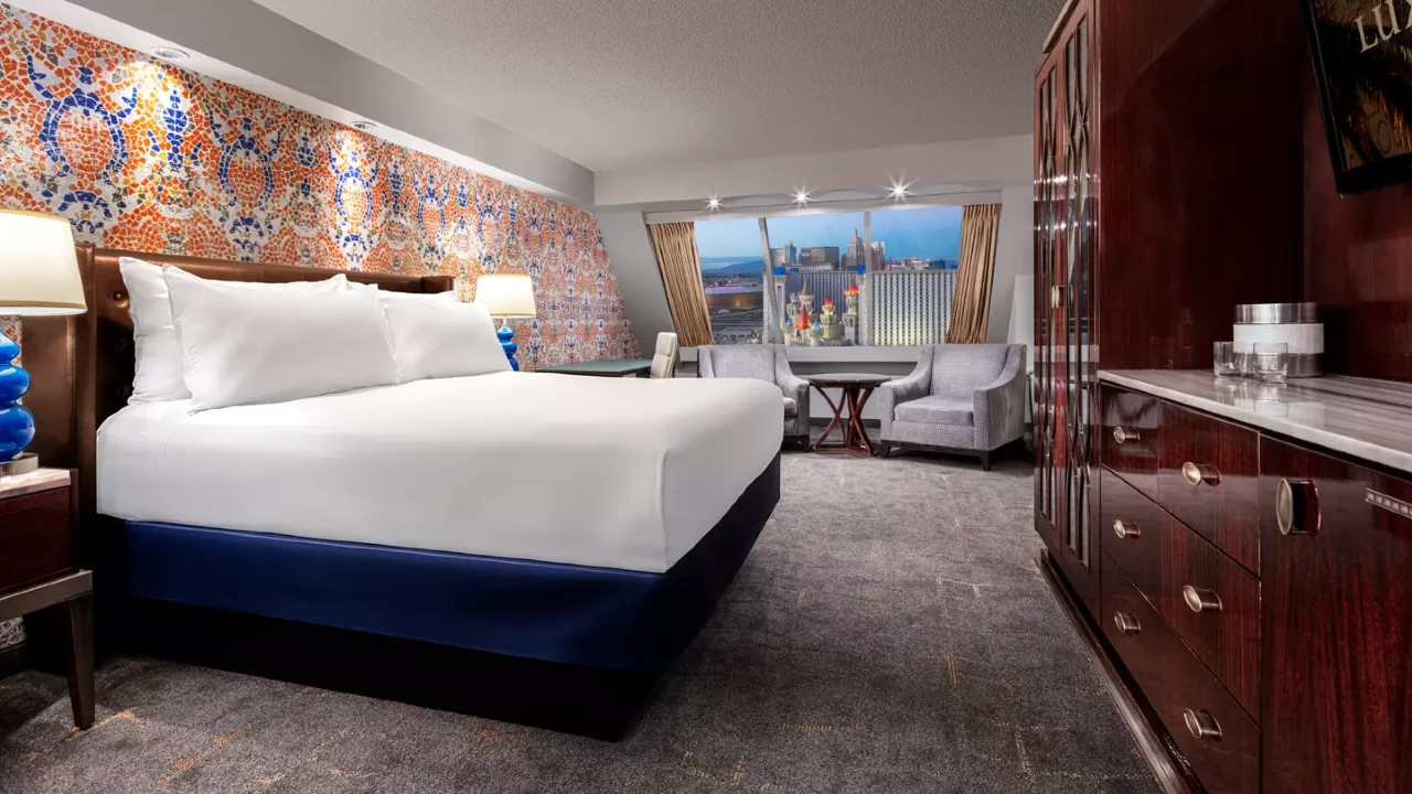 Pyramid Premier King at Luxor Hotel and Casino Las Vegas