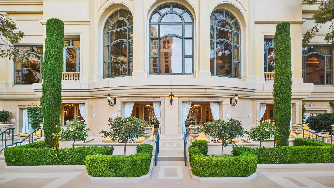 Como Poolside Cafe and Bar at Bellagio Las Vegas