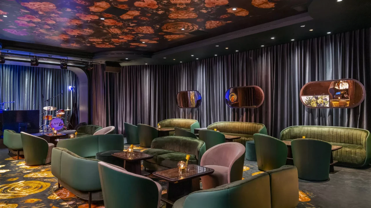 Easy's Cocktail Lounge at Aria Resort and Casino Las Vegas