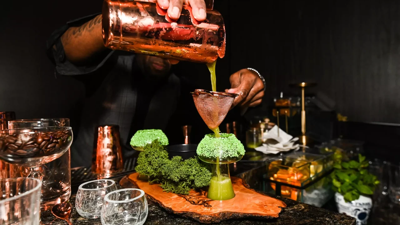 Easy's Cocktail Lounge at Aria Resort and Casino Las Vegas