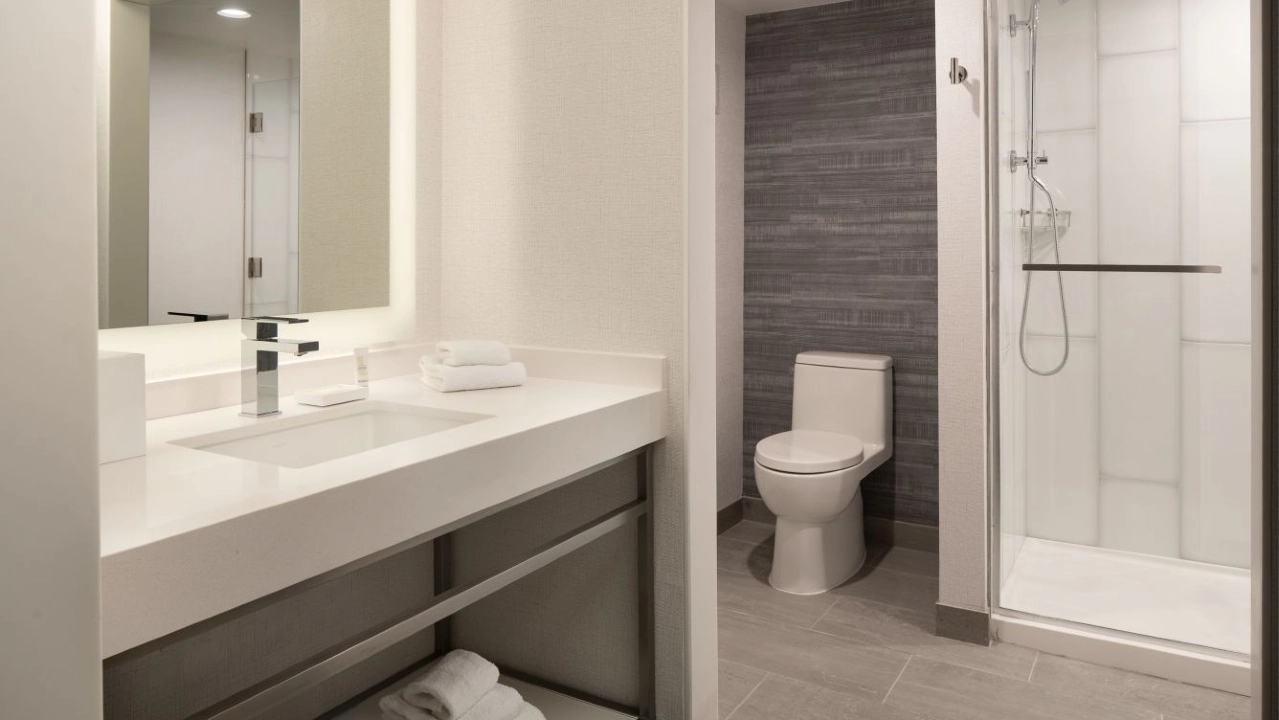 Suite Bathroom at Las Vegas Marriott