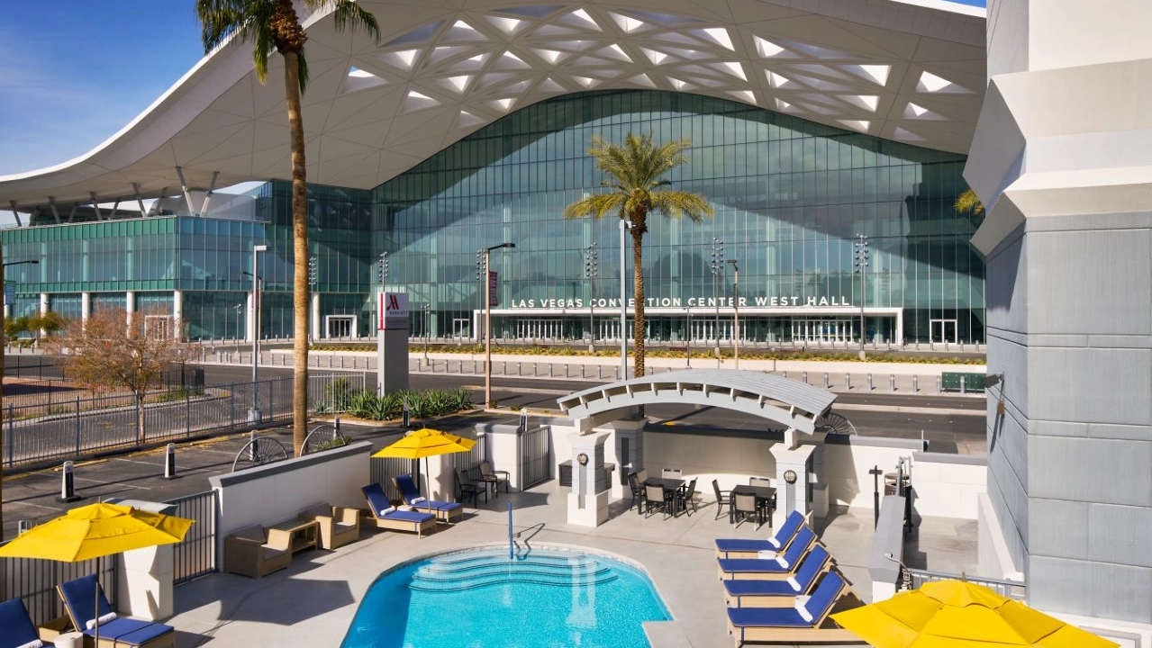 Pool at Las Vegas Marriott
