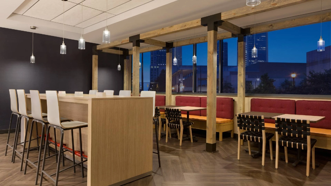 Dining Area at Tru By Hilton Las Vegas Airport