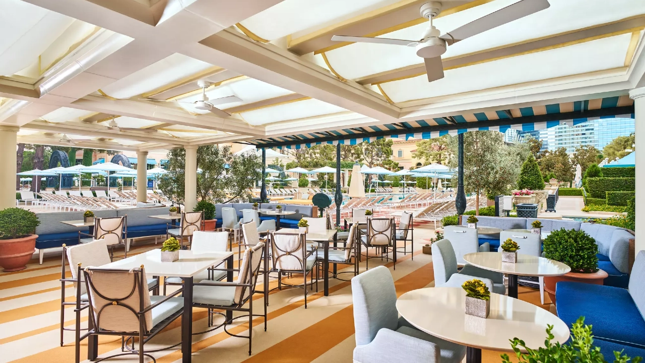 Como Poolside Cafe and Bar at Bellagio Las Vegas
