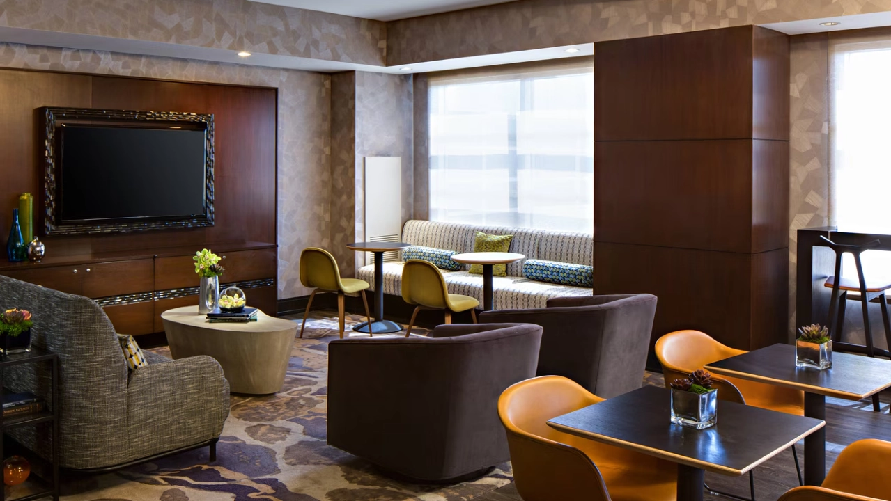 Club Lounge at Renaissance Las Vegas Hotel