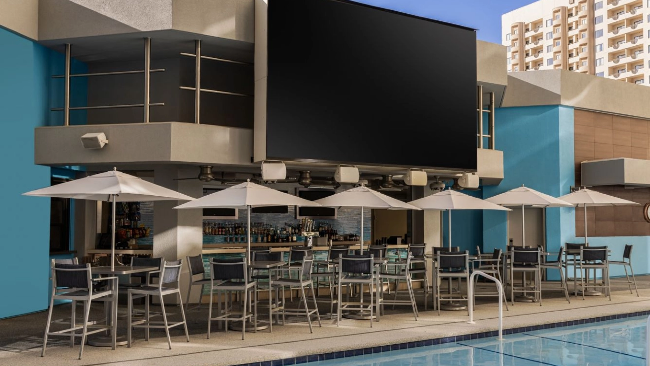 5th Floor Pool Bar and Grill at Marriott's Grand Chateau