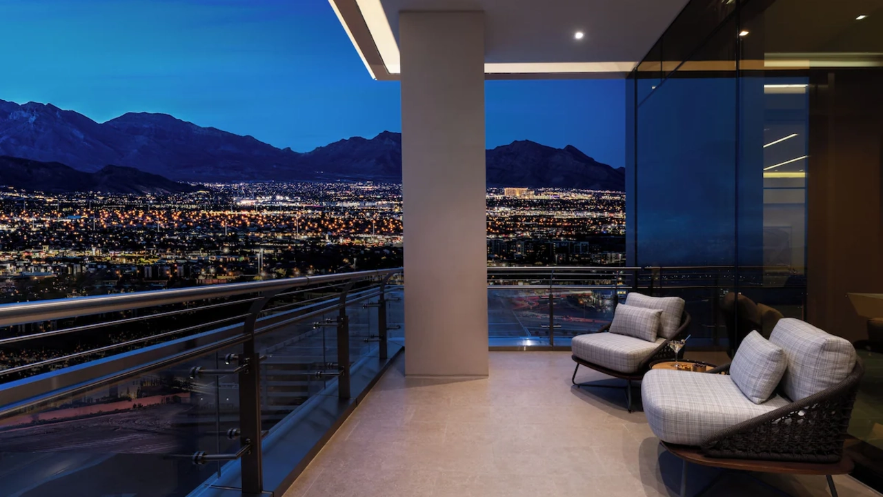 Vista King Suite at Durang Casino and Resort Las Vegas