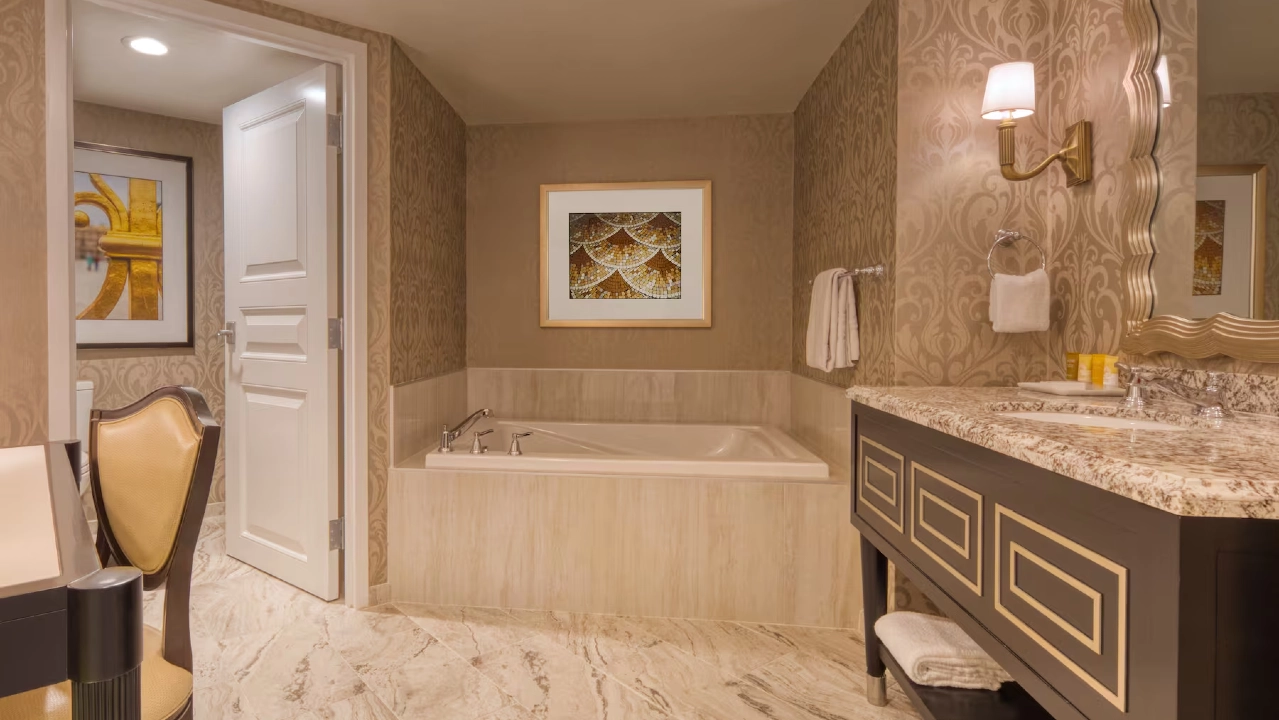 Bordeaux Calais Suite King at Paris Las Vegas