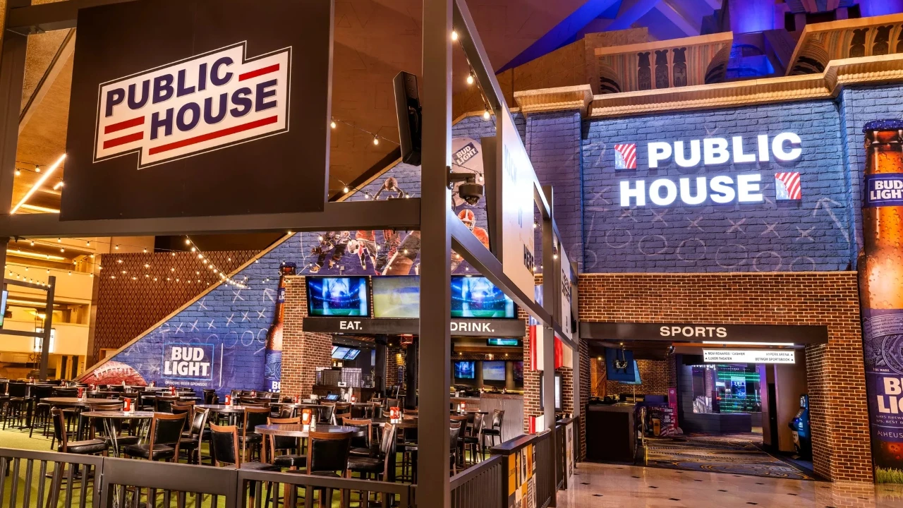 Public House at Luxor Hotel and Casino Las Vegas