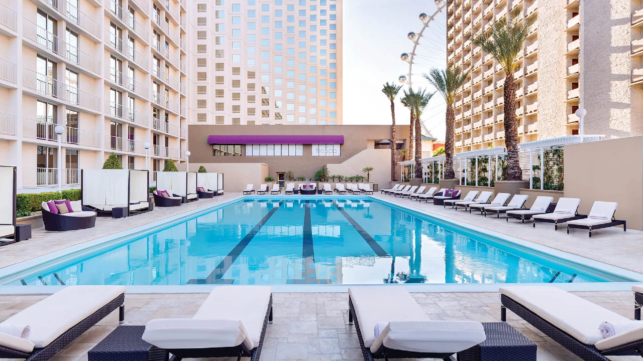 Pool at Harrah's Las Vegas