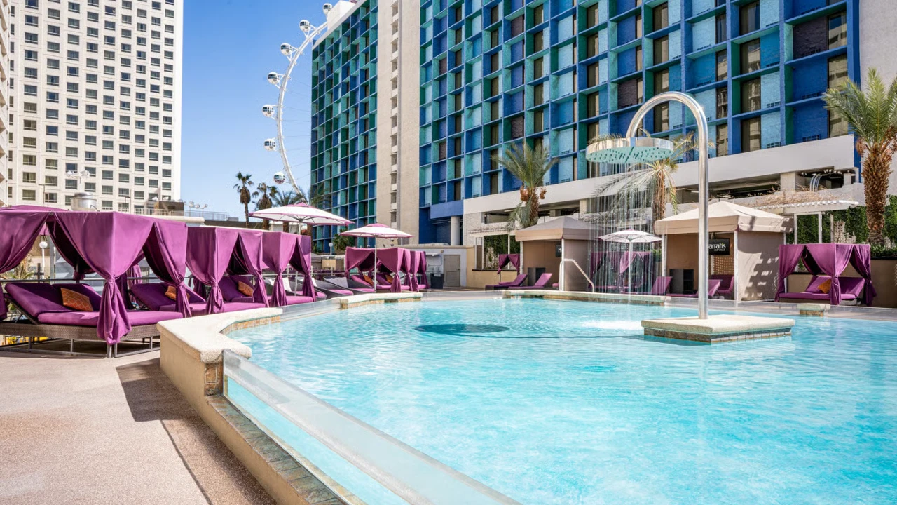 Pool at Harrah's Las Vegas