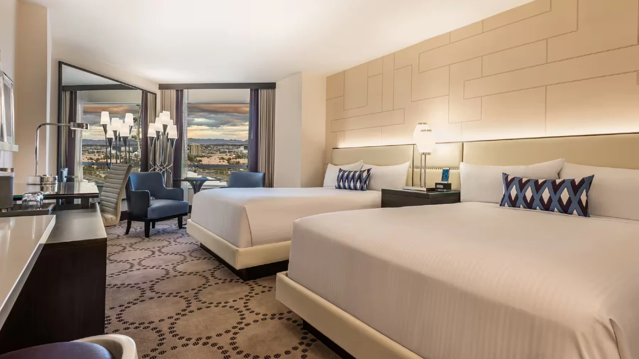 Valley Deluxe Room Two Queens City View at Harrah's Las Vegas