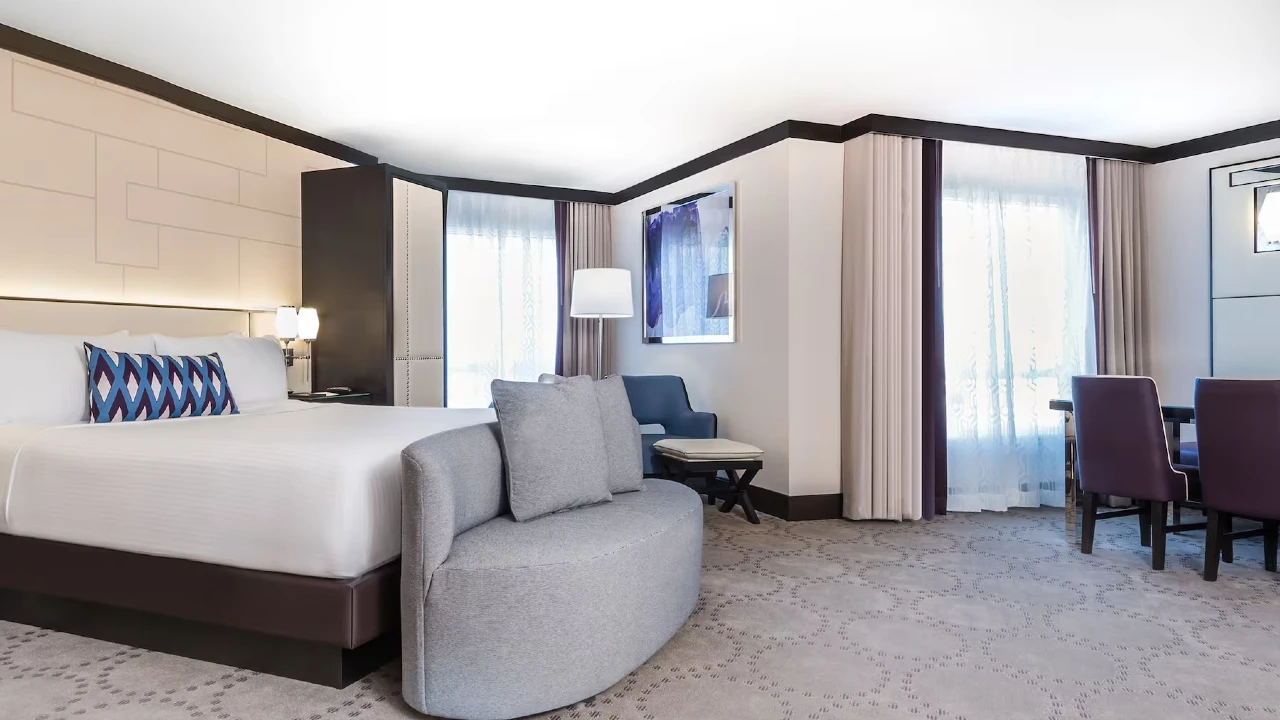 Valley Studio King at Harrah's Las Vegas