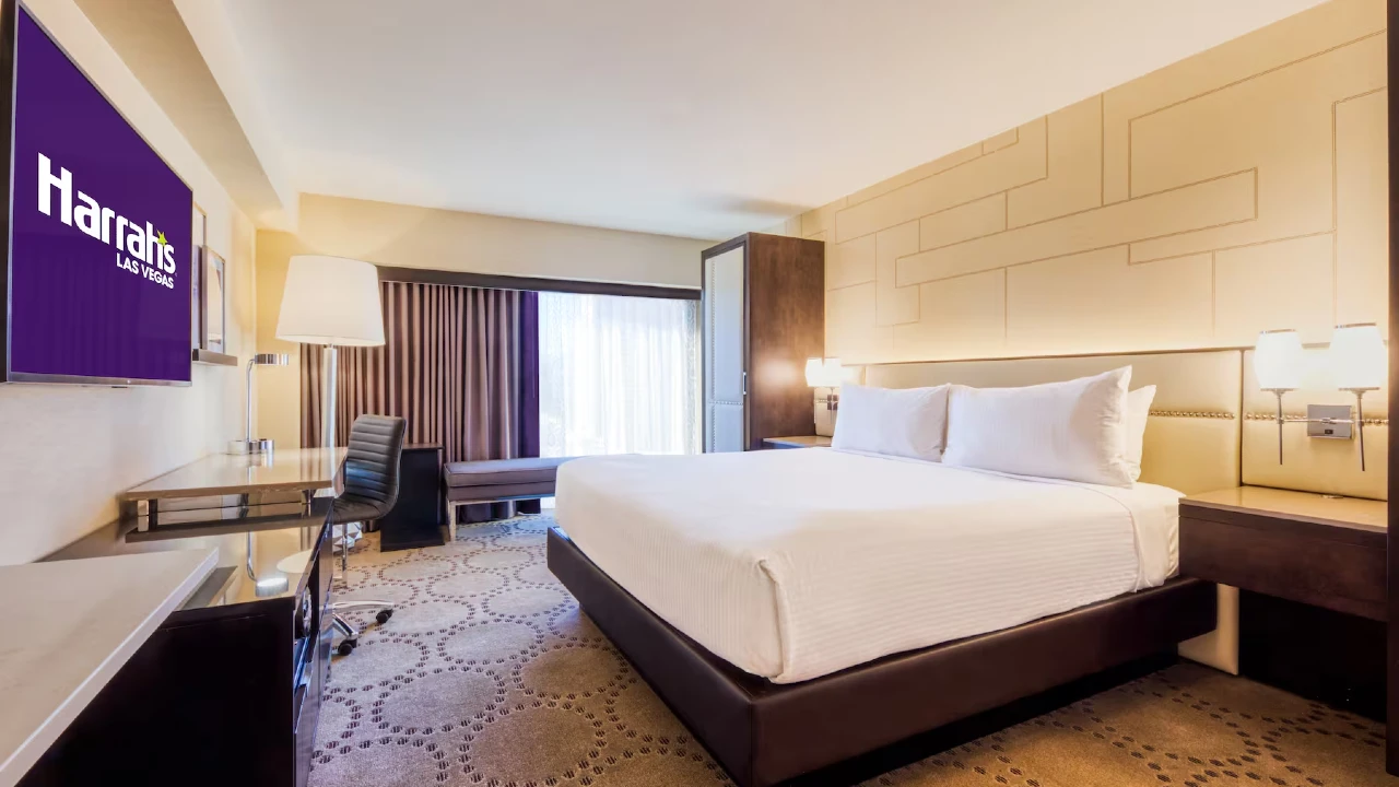 Mountain Deluxe Room King at Harrah's Las Vegas