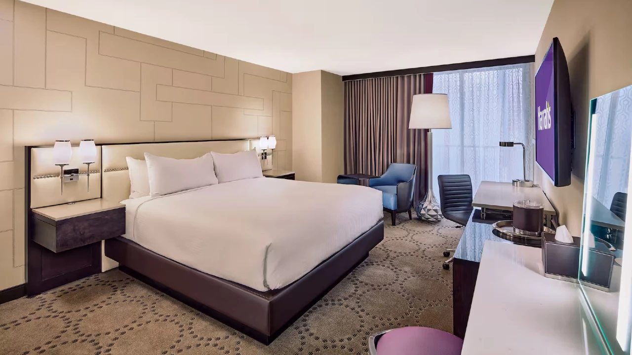 Mountain Deluxe Room King at Harrah's Las Vegas