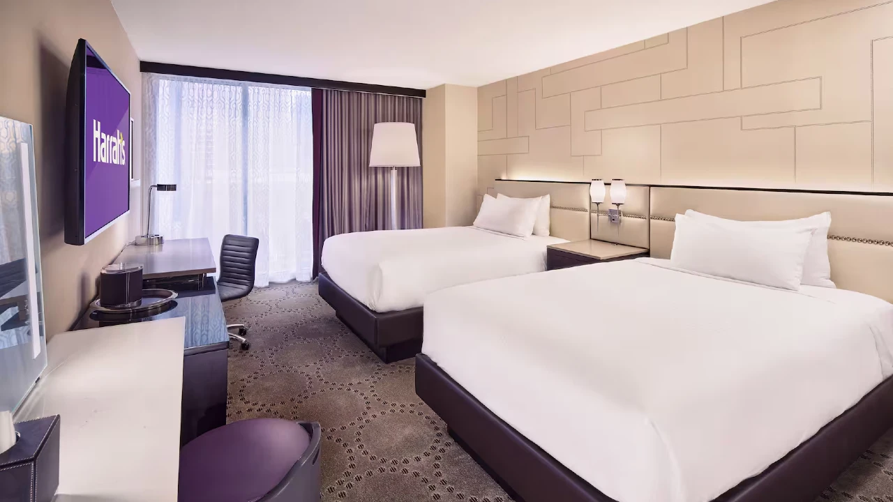 Mountain Deluxe Room Two Queens Pool View at Harrah's Las Vegas