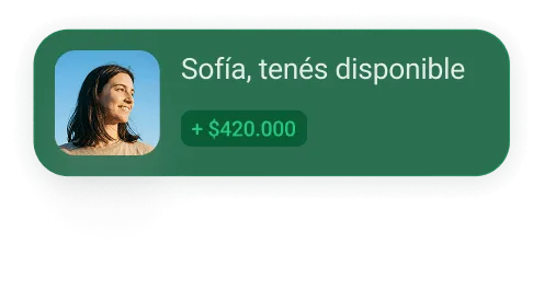 Retrato de una mujer sonriendo junto al texto que indica saldo disponible de $420.000.