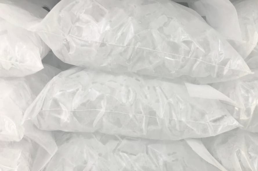 Easy Ice guide to touchless ice bagging machines for safe ice handling — Ice Machine Lease hygiene guide.