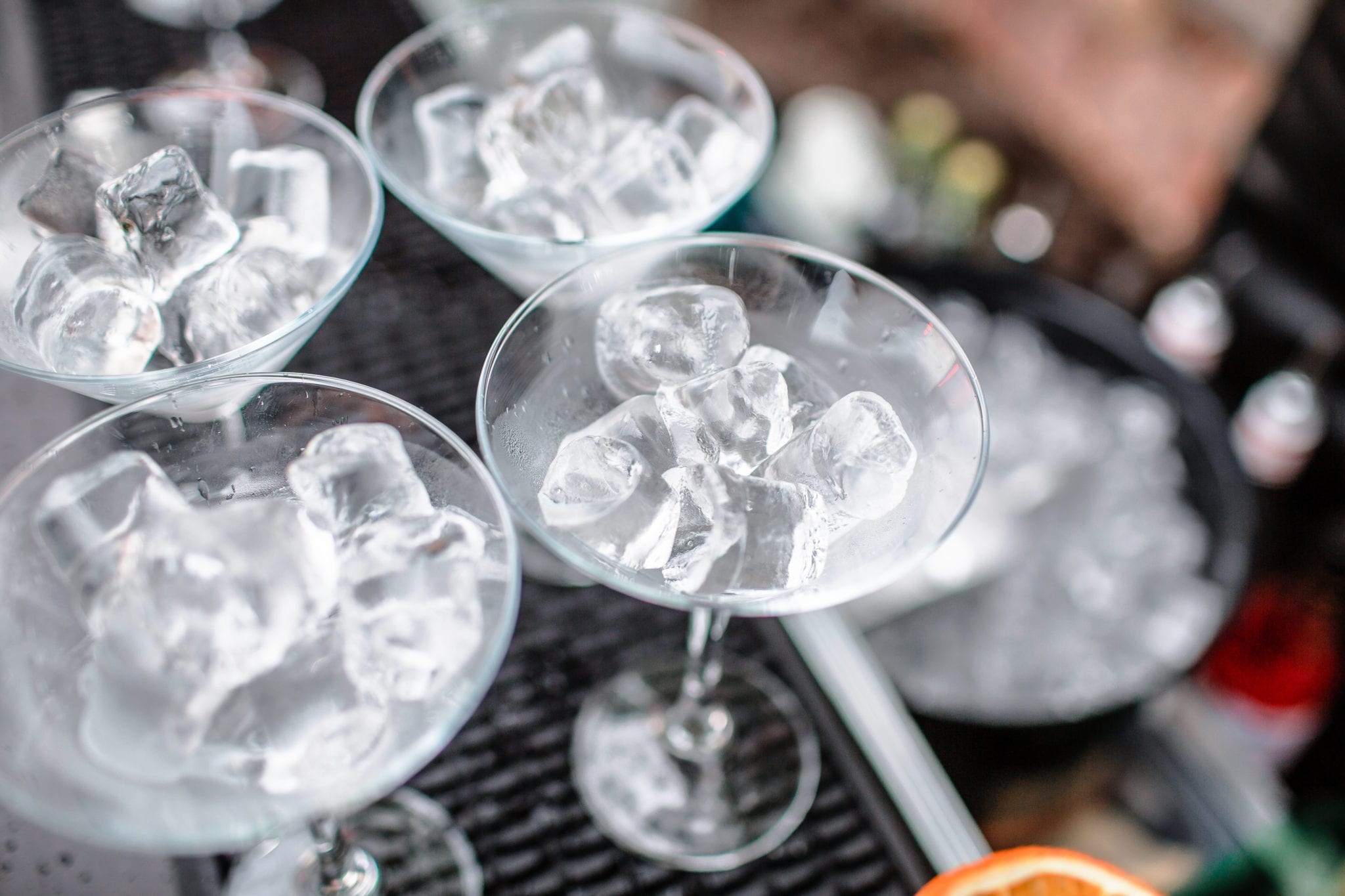 Easy Ice article on undercounter commercial ice makers for bars and restaurants — Restaurant Ice Machines guide.