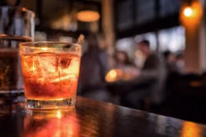 Best types of ice for cocktail lounge and whisky bar