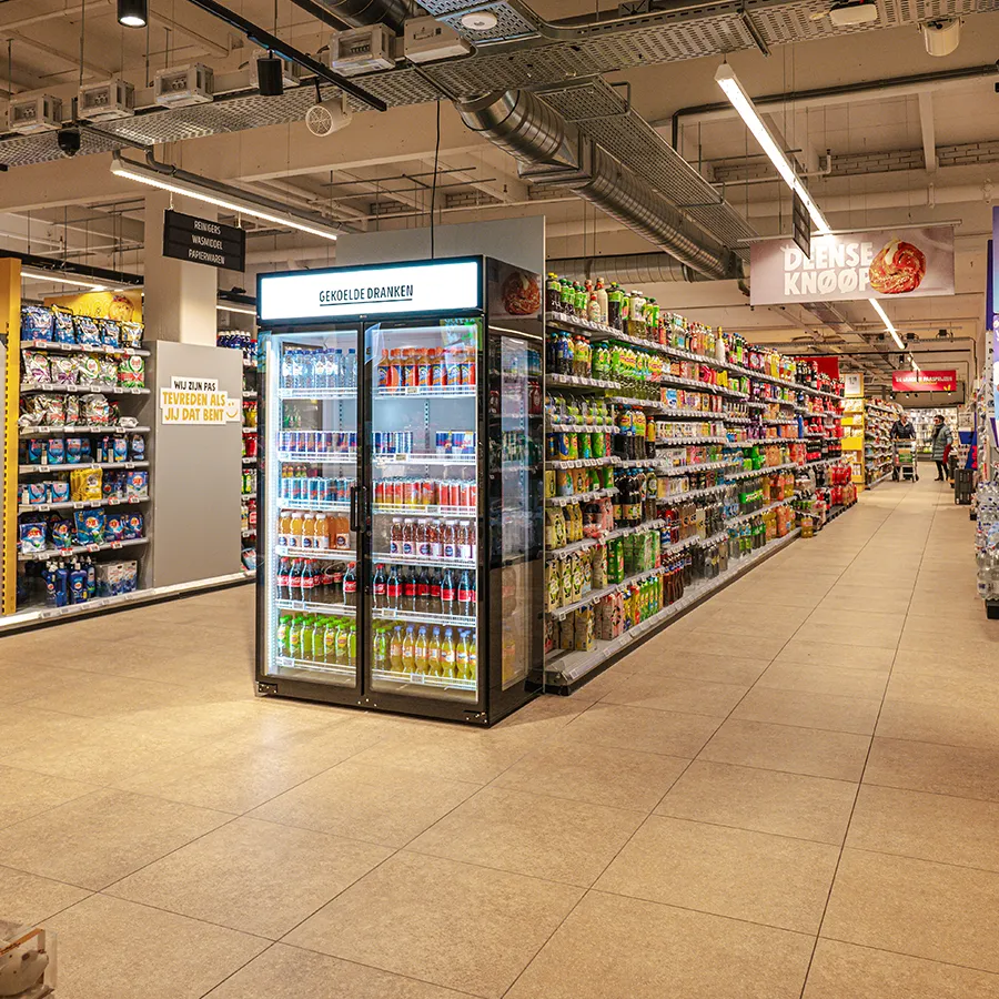 Gekoelde dranken afdeling van Jumbo Leussink in Winkelcentrum Hasselo Hengelo met uitgebreid frisdranken assortiment