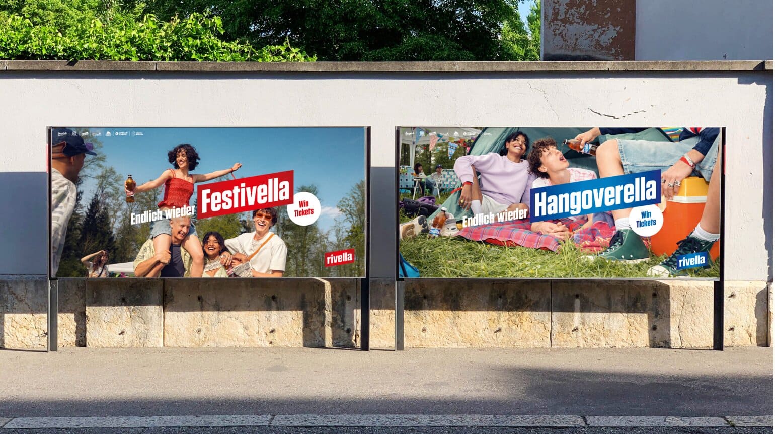 Rivella Plakate «Endlich wieder Festivella» und «Endlich wieder Hangoverella» an einer Plakatwand