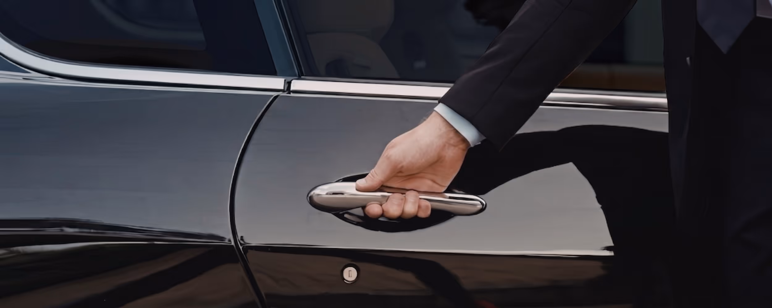 Premium and Luxury Chauffeur Service Moveolux
