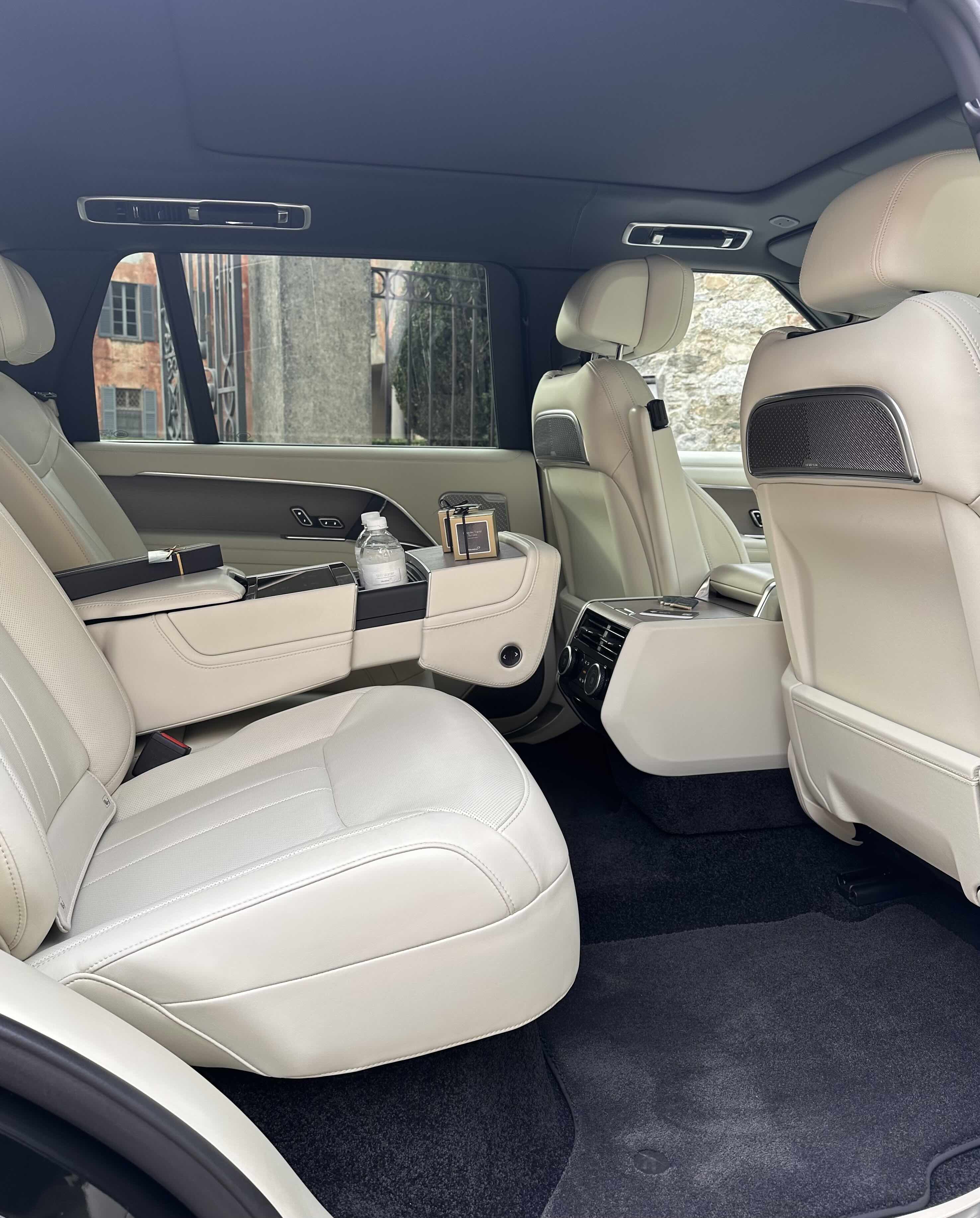 Rear passenger seats inside the Range Rover Autobiography with elevated comfort and refined space