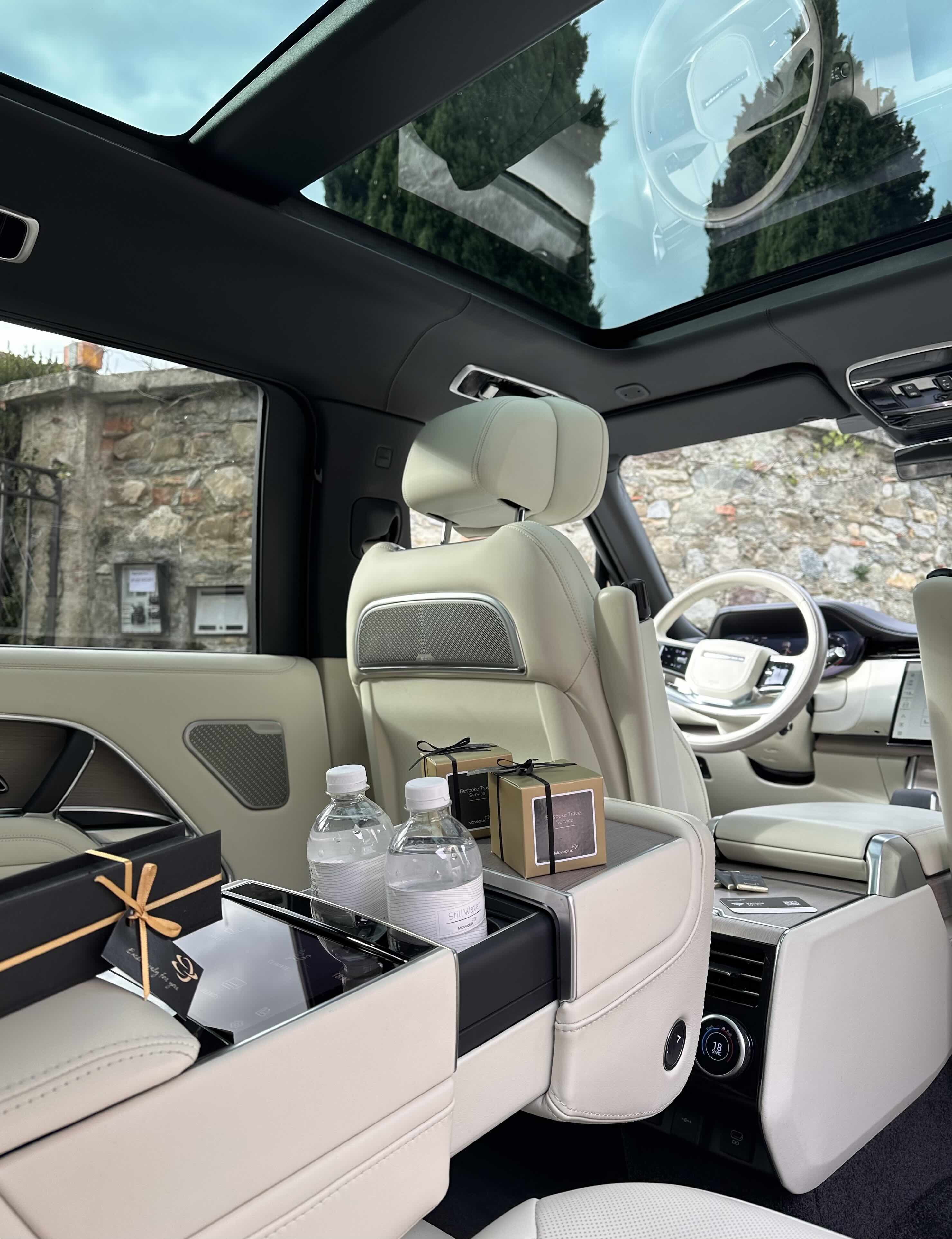 Premium cabin of the Range Rover Autobiography with spacious rear seating and luxury amenities