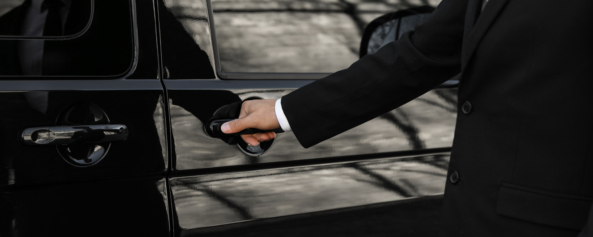 Premium and Luxury Chauffeur Service Moveolux