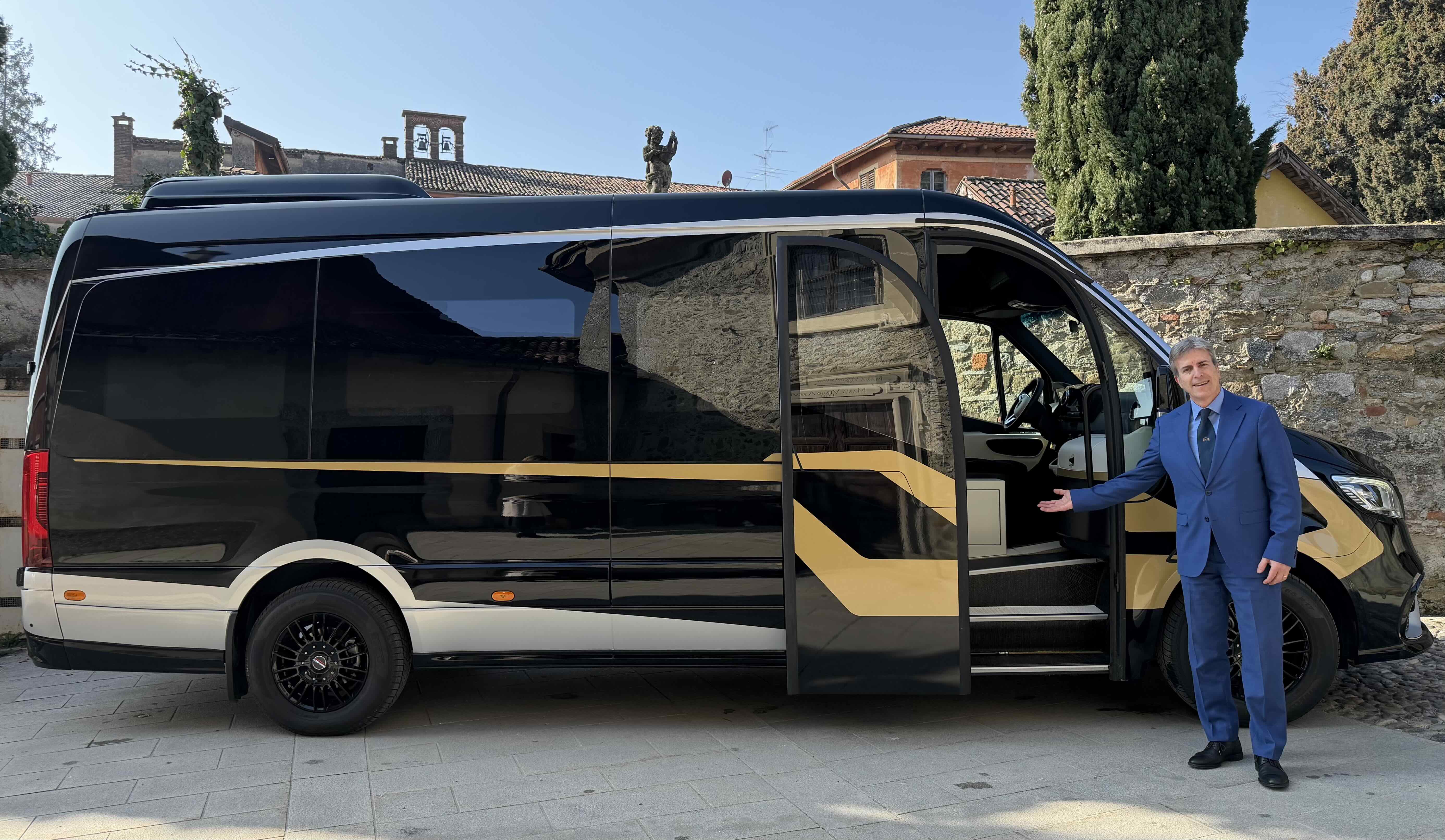 Moveolux Limovan Black Edition exterior with professional chauffeur for premium private transfers