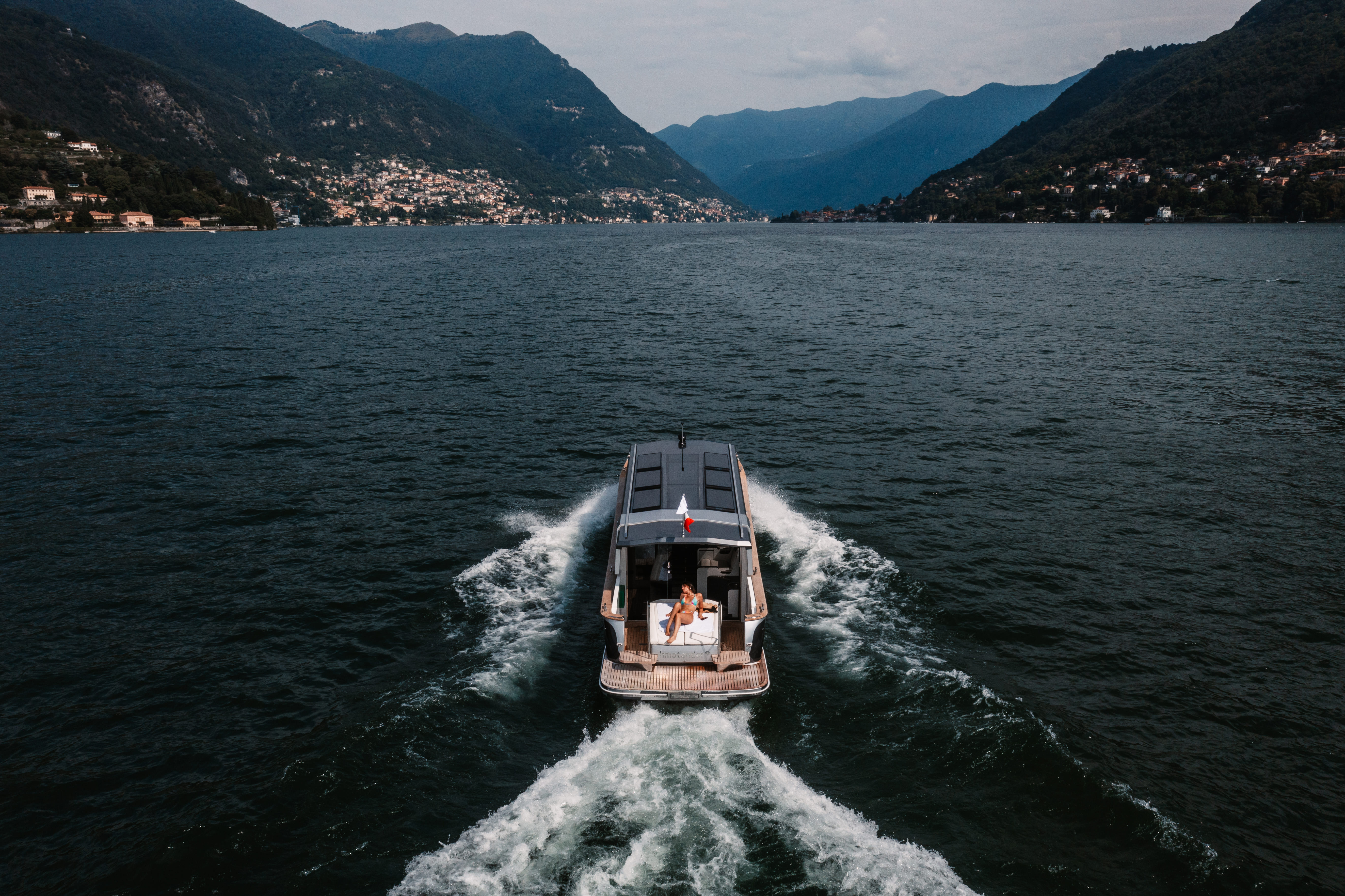 Rear cruising view of the Moveolux Limotender during a private Lake Como boat experience
