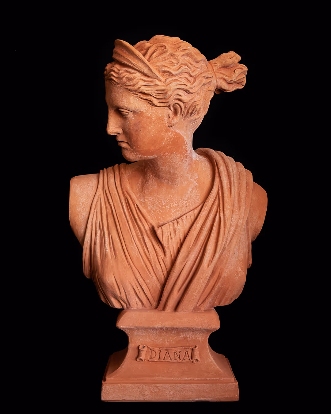 Portraying the Greco-Roman goddess of the hunt, the Diana Cacciatrice bust balances classical antiquity with the strength of Impruneta clay.