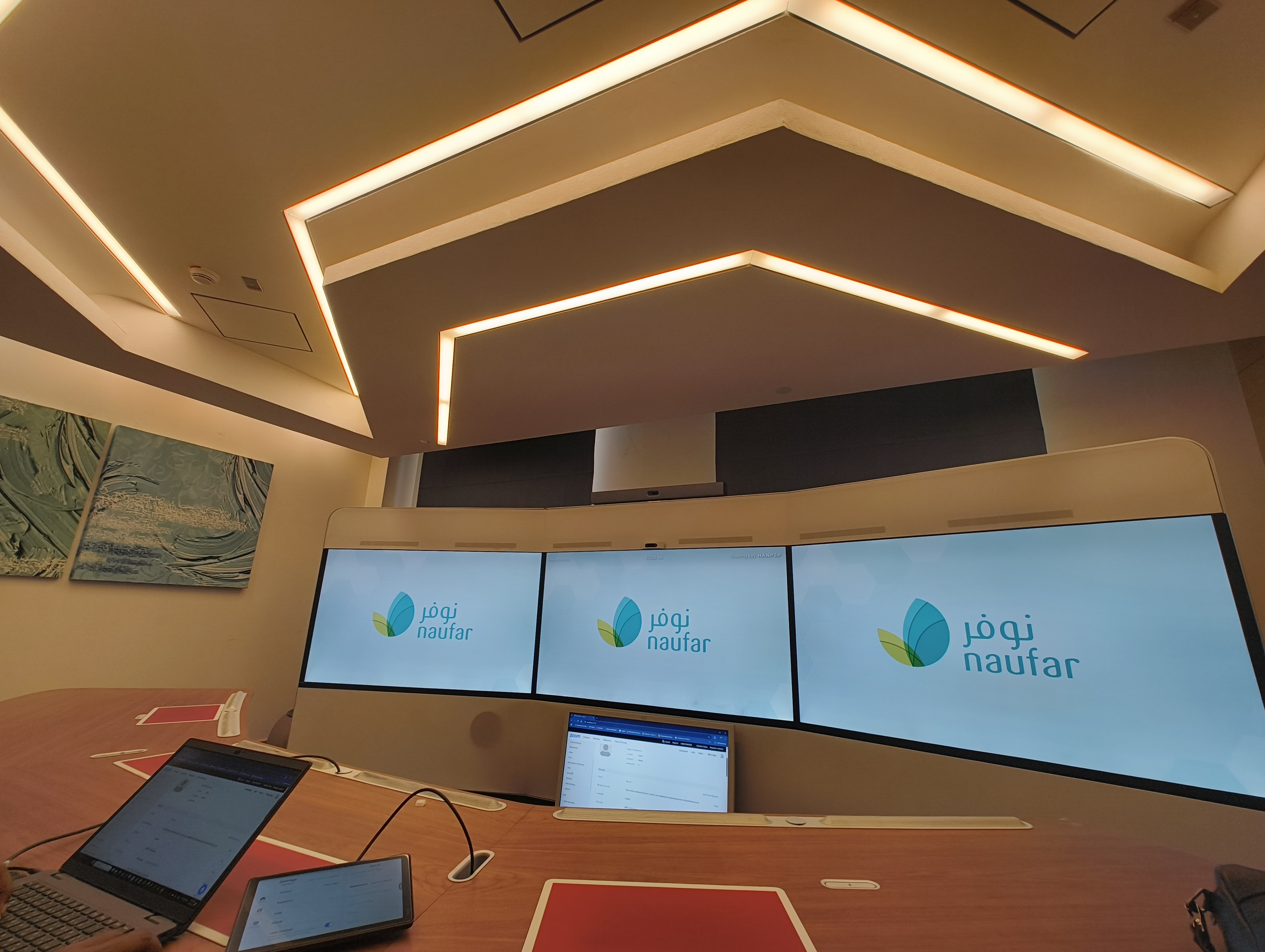 Modern meeting room AV design and installation by Technobriq