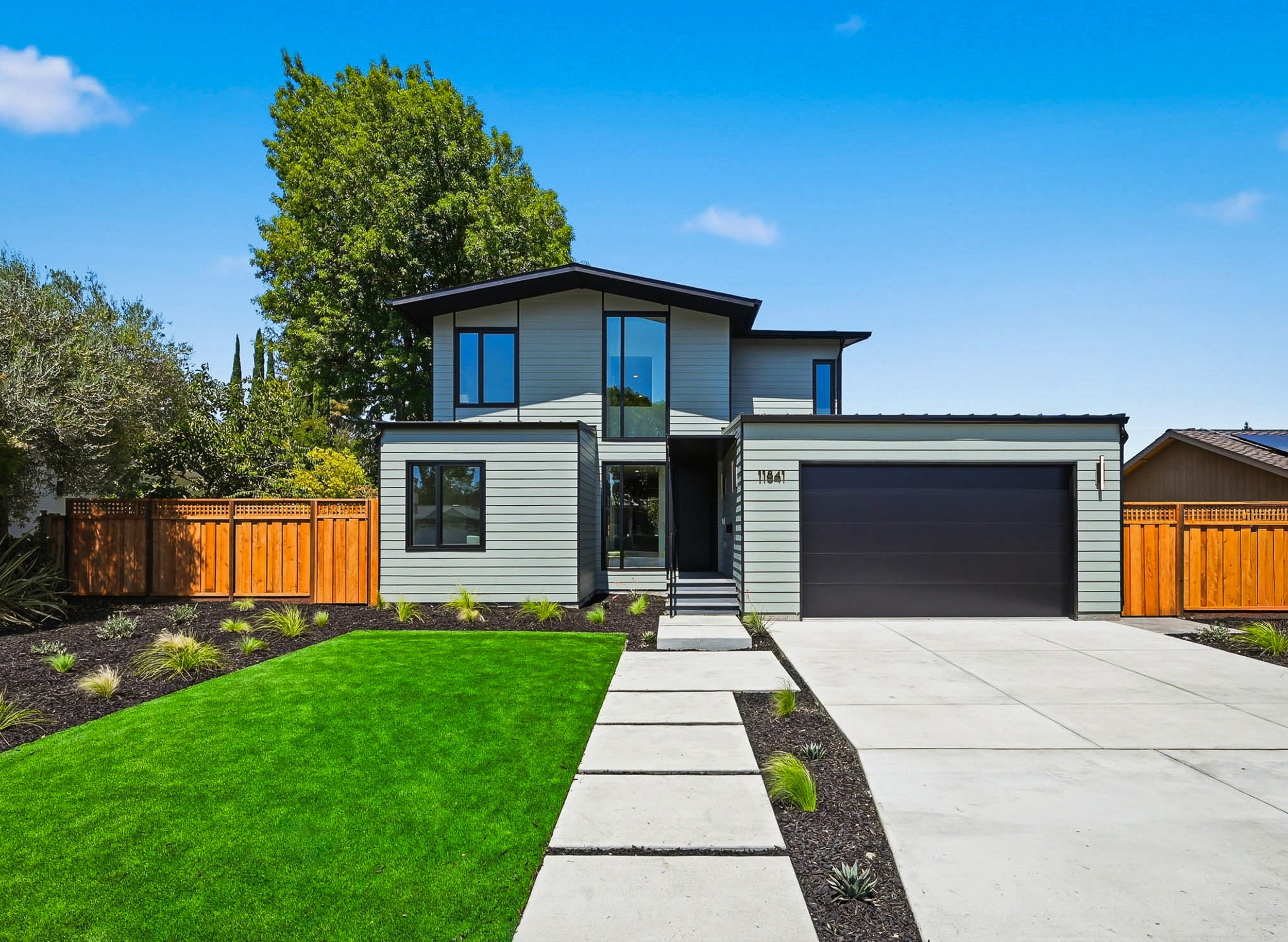 Front exterior of 11841 Southwood Drive