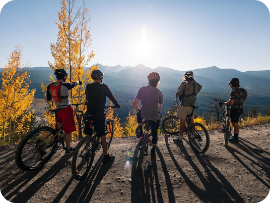 5 People Enjoying the overlooking sun set