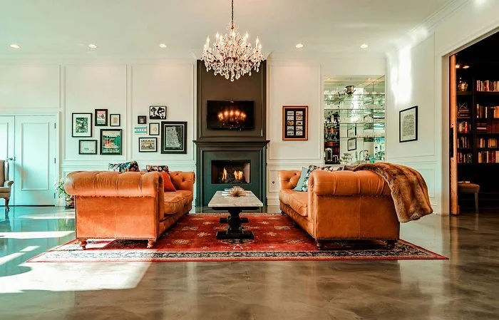  The Guesthouse Hotel Ravenswood - 25 rooms - 37 minutes from the nearest airport This all-suite hotel is situated in the quaint and culturally rich neighborhood of Andersonville in Chicago. The Guesthouse Hotel continues to receive accolades and press for its spacious accommodations, attention to detail, and exceptional customer service. Hotel Website 