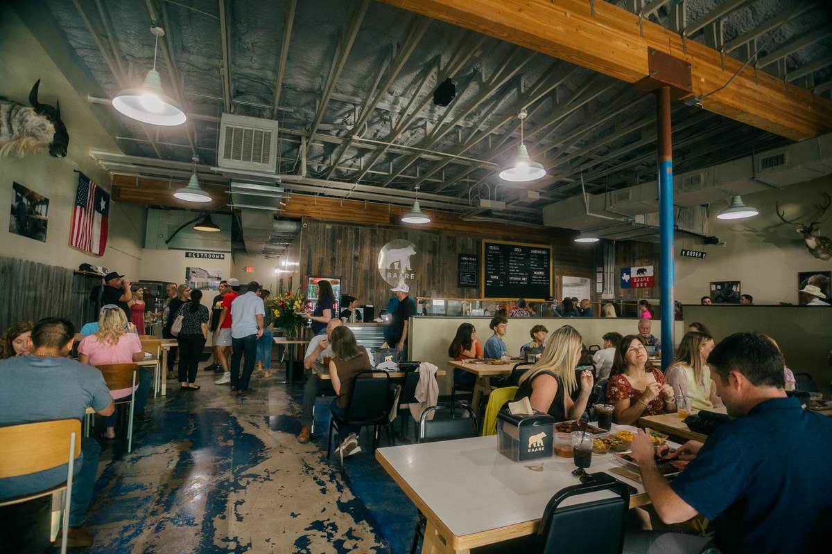 A full dining room at Baare Barbecue
