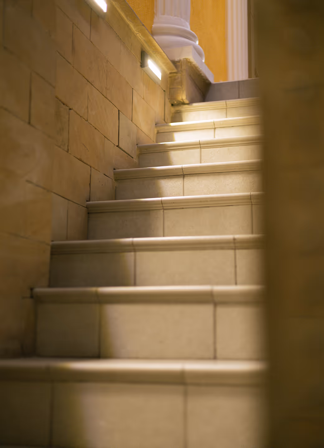 Cходи з плиткою