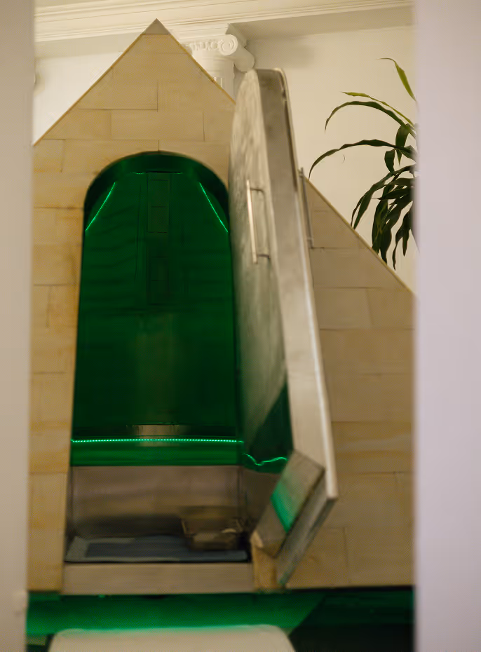 Флоатинг-капсула для сенсорної депривації