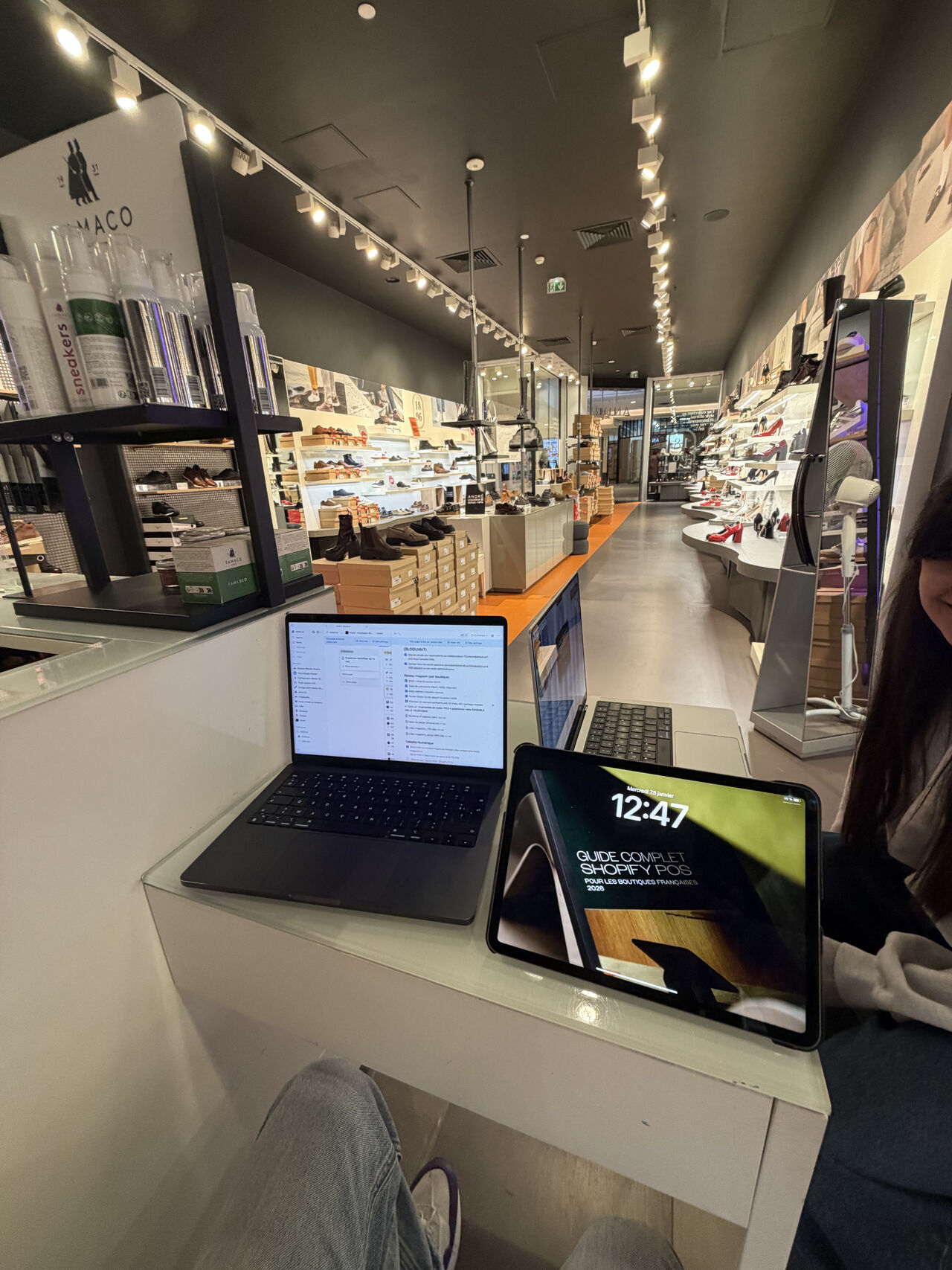 Formation des équipes André à Shopify POS sur le terrain par Artich.io