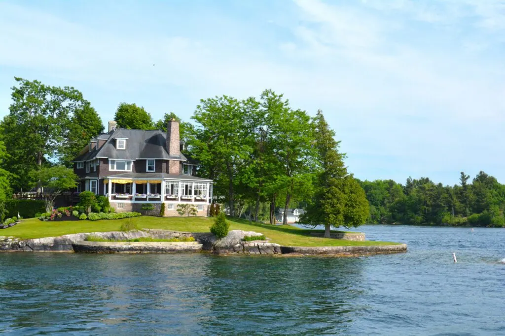 /resource/article/airbnb-horror-stories-and-how-to-avoid-them/