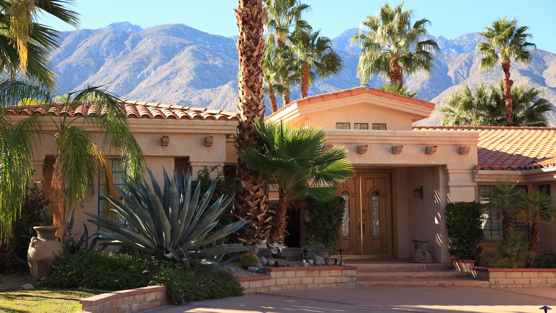 5 Advanced RemoteLock Features for Vacation Rental Managers