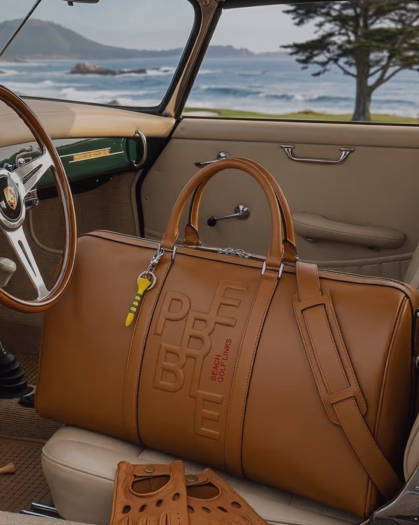 Mobile screen showing a kitchen with a virtual tour badge