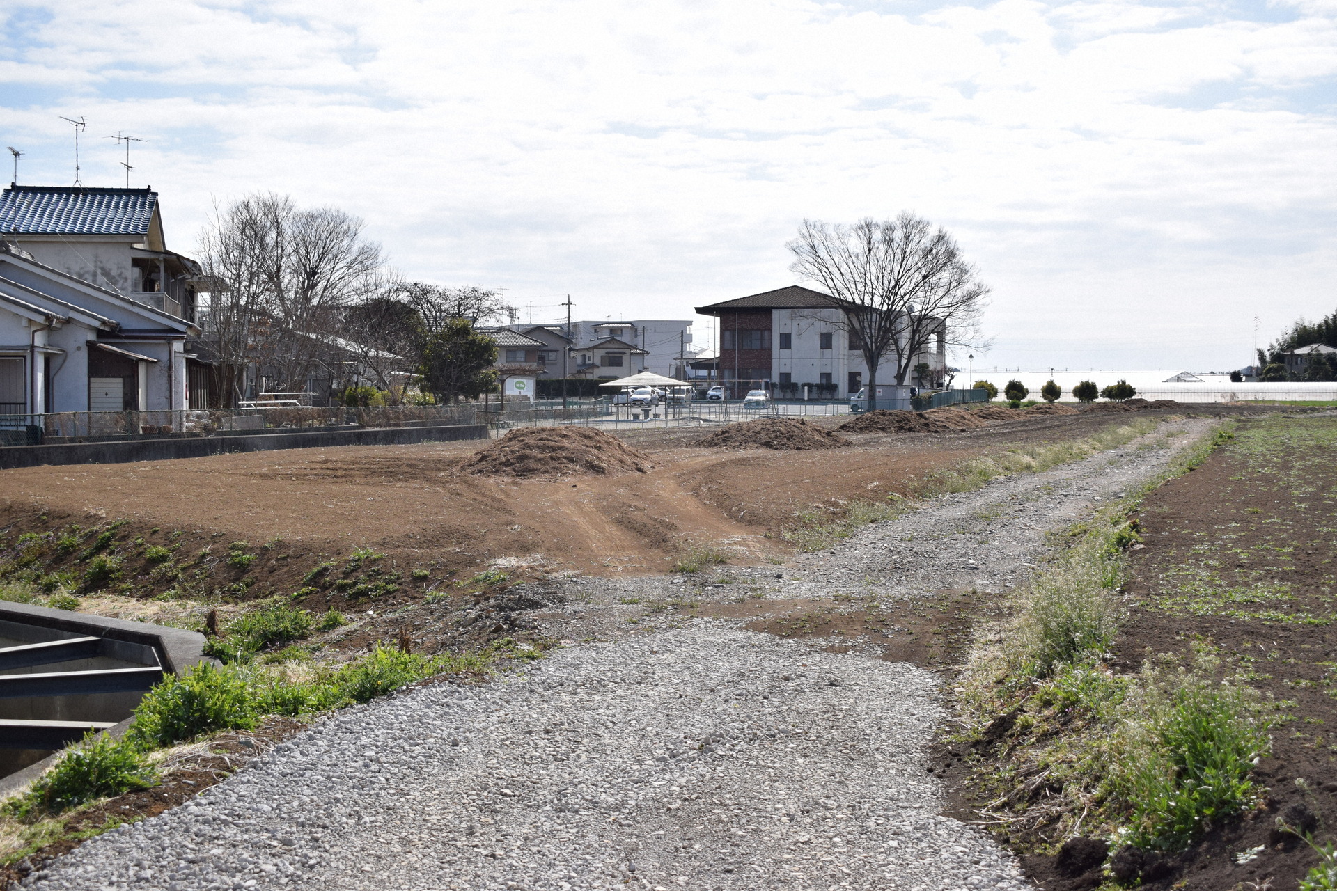 再生され、きれいな更地に。耕作する準備を進めている