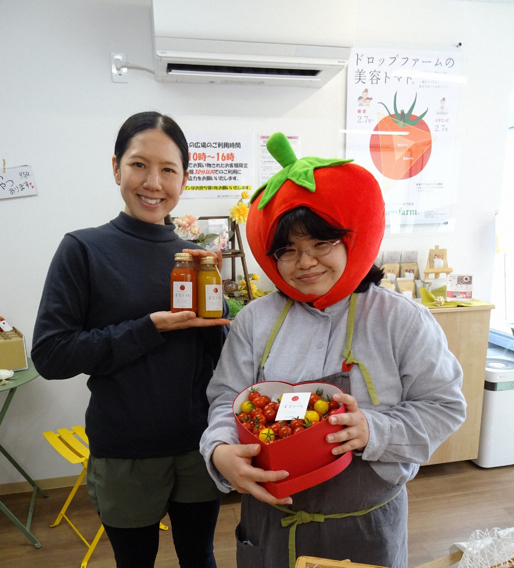 直売所の社員と綾佳さん